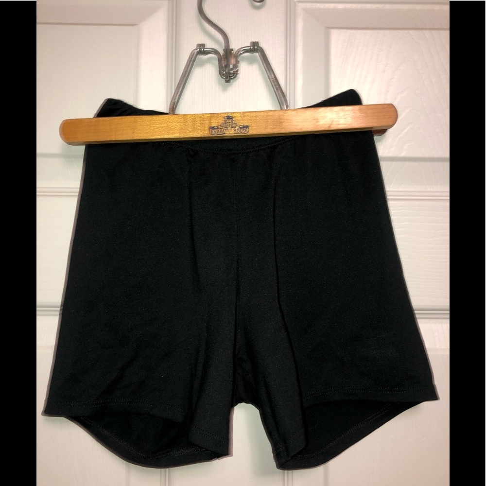 Polyester black spandex.